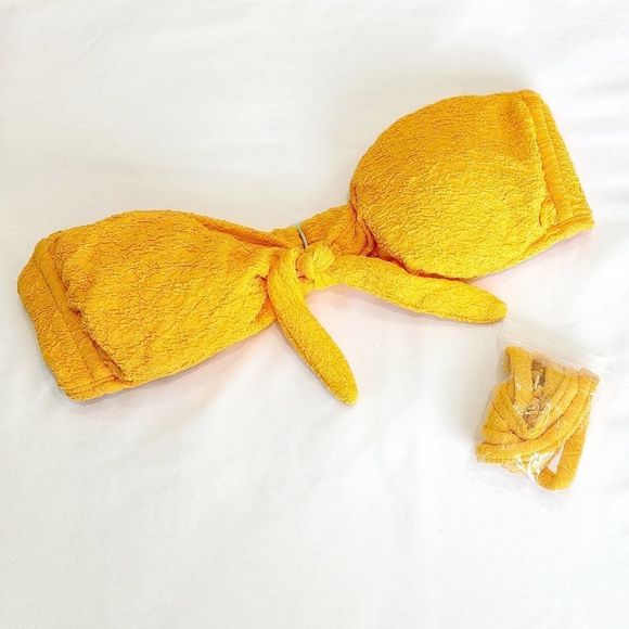 NWOT XHILARATION Bikini Top - Picture 1 of 6
